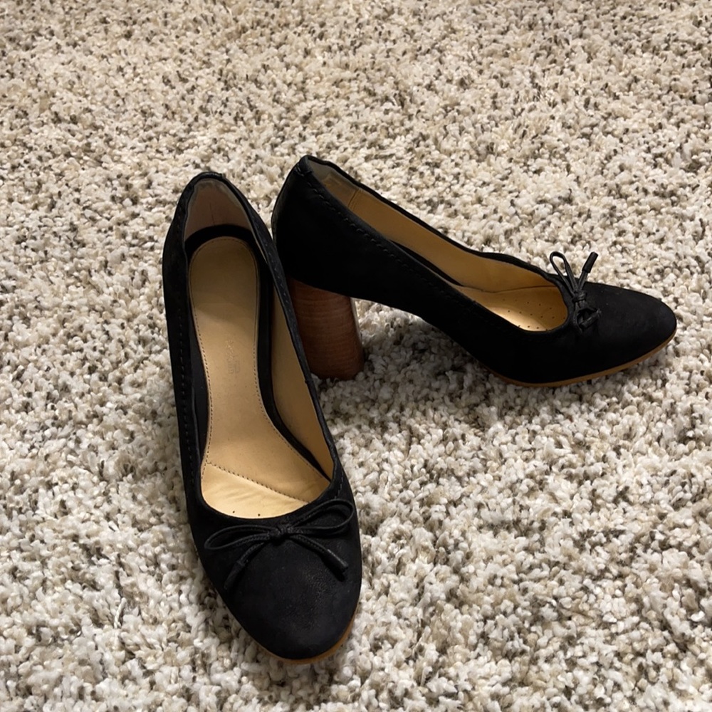 Clarks plus cushion black heel